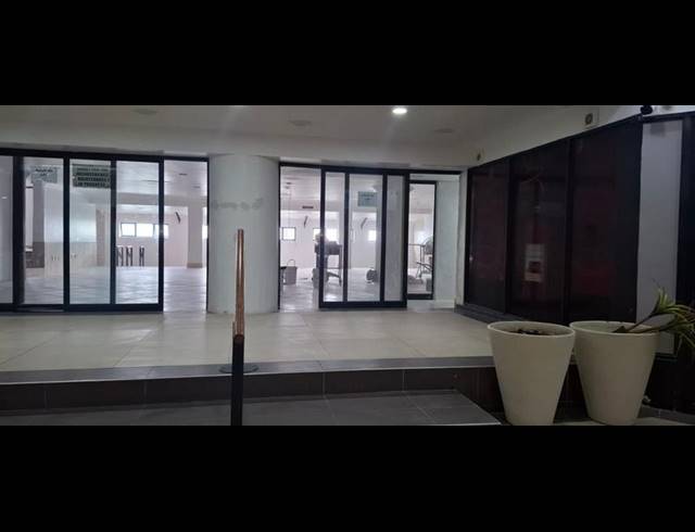 BUSINESS PROPERTY TO RENT IN STRAND CENTRAL